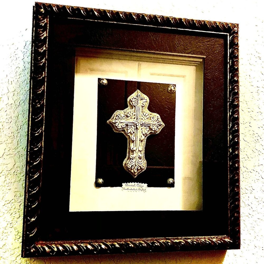 NWT PARAGON Berwick Keltic Cross of Northumberland England Shadow Box Art